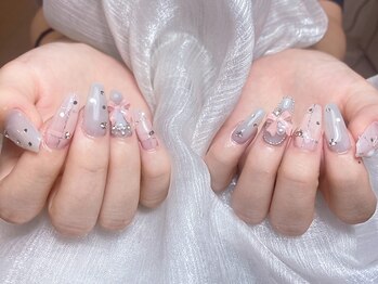 SANIE NAIL SALON 新大久保店【パラジェル/マグネットネイル/長さだし/持ち込み】の写真/大切な日には、華やかなネイルで指先を華やかに演出♪お得なクーポンで指先美人に!