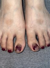 コモレビ(COMOREVI)/ボルドーフットネイル