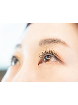 ナチュラル上品な目元にしたい