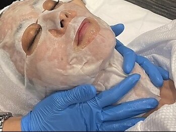 ミジタク 京都二条店(mijitaku)の写真/7万ppmの高濃度炭酸で大人の肌管理を♪【高濃度炭酸】カーボキシー導入店◎肌が飲み込む炭酸パック!