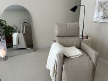 yomu eyenailの雰囲気（リクライニングチェアでゆったりお過ごしいただけます*［原宿］）