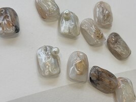 淡色ネイル うるうるニュアンス