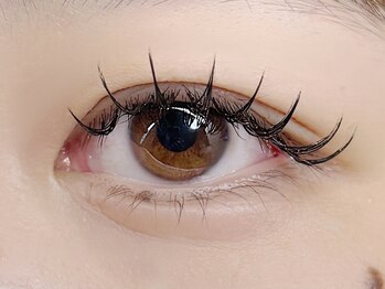 アイラッシュユーリ(Eyelash Juli)の写真/長持ちせず困っていた人必見のサロン!LEDマツエクで持続力アップを叶えて◎