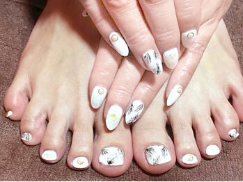 ハンド&フット同時施術OK☆