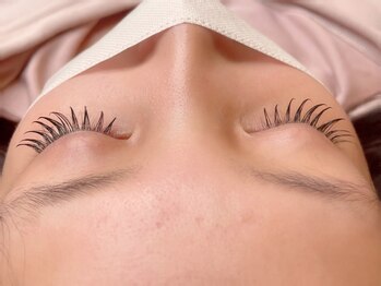 ラシク ベル(Lashiku Belle)/マツエク束感仕上げ