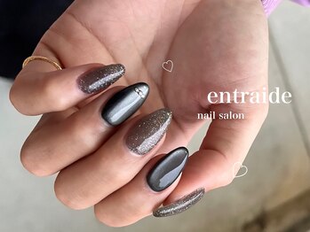 アントレッド(entraide)/black×flashネイル