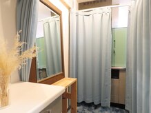 ミミループ(Mimiloop)の雰囲気（お着替え用の小さなロッカーも完備♪）