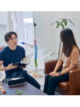 ルチルス(Rutilis)/カウンセリング風景