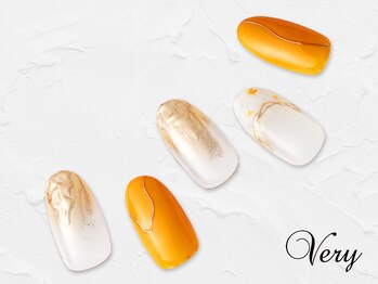 ヴェリー 六本木ヒルズ店(Very)/秋カラーのフラワーネイル