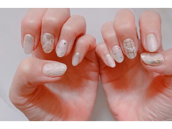 モモ(MOMO)/やり放題ネイル