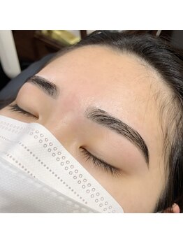 カリナ(Carina)/ハリウッドブロウリフト