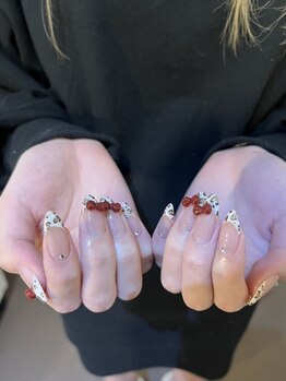 ニーゴー(25)の写真/【長さ出しができるサロン!!】お爪にお悩みのある方、ちび爪さんの美爪を叶えます♪高技術でもちが良い◎