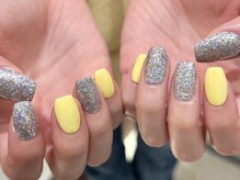 サイン(sin.)/イエロー×シルバーラメ