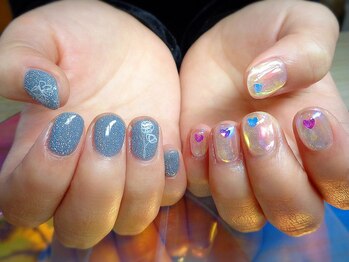 アミュリー ネイル アトリエ(Amury nail atelier)/アシメ オーロラ フラッシュラメ