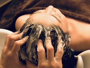 キャスパ 自由が丘店(CASPA)の写真/【ヘッドスパに特化した専門店】植物成分配合オリジナルクリームで血行促進!!健康的な頭皮、美しい素髪へ。