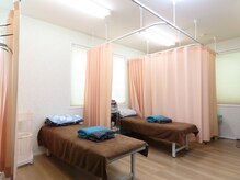 お子さん同伴ＯＫです！施術中も一緒にお過ごしいただけます。