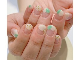 フレンチネイル。