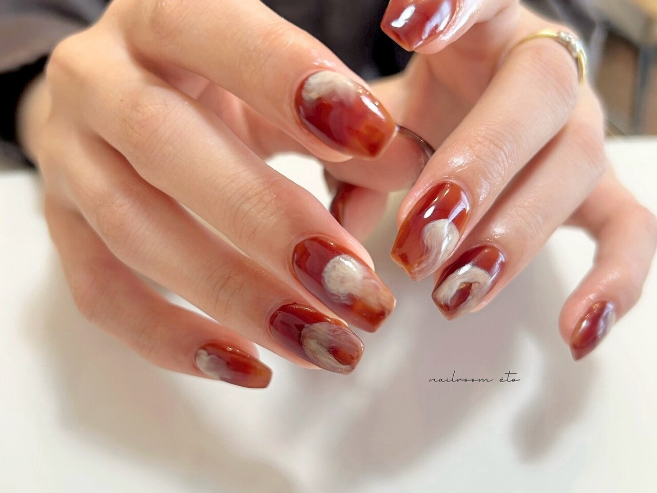 2025年-2026年冬トレンド】ガーリー ダブルフレンチのネイルデザイン集