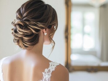 ファビー(Fabby)の写真/うなじ美人で後ろ姿に差をつけたい方におすすめ♪うなじだけでなく顔まわりもワントーン明るく第一印象UP!