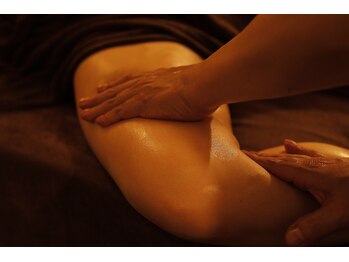 ユカイヤ 癒快家 整体院/アロマトリートメント　仰向け