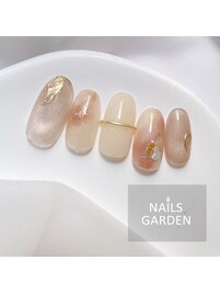 ベージュ×AUTUMNネイル