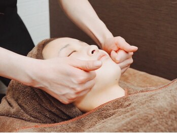 ライフサロン 恵比寿(Life Salon)の写真/【大人気の小顔矯正+美容鍼☆】小顔/シワ改善/リフトUP/エイジングケア/くすみ/むくみなどのお悩みに◎