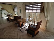 カフェのような雰囲気でよもぎ蒸しお試し下さい！