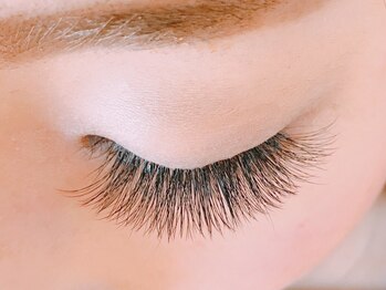 ビファセット 倉敷店(B facette)の写真/目元にボリュームが欲しい方に◎エクステや上下パーマで華やかなお目元へ！朝の時短にも♪