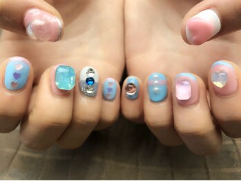 プラハネイル(+HER 美甲)/ハート×ドーム×パーツ