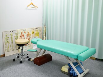 森田カイロプラクティック 西八王子整体院/施術ベッド