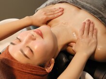 Li'aの雰囲気（頭皮とアイマッサージ・耳・首・肩・デコルテ・睡眠改善）