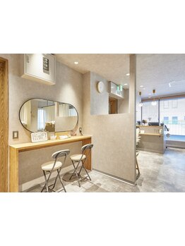 仕事帰り・早朝OKのサロン