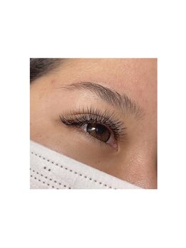 アンムートルーナ(Anmut Luna)/ボリュームラッシュ