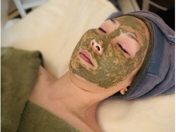 エリーズ(Elise)/ハーブピーリング導入