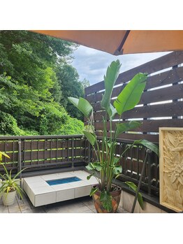 オウチ(OUCHI)/開放的サロン