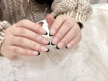 人気の黒フレンチネイル*