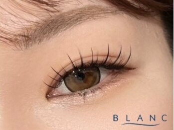 アイラッシュサロン ブラン イオンモール浦和美園店(Blanc)の写真/【大好評！フラットラッシュ】どの角度から見ても綺麗*まつげに自信がない方にも納得の満足度☆負担最小限!