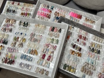 モアシス(Moasis)の写真/豊富なカラーやデザインサンプルで理想の指先へ！持ち込みデザインOKで持ちも良い♪