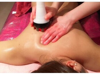 エモーション 町田店(E-Motion)/浮腫み・腰痛・肩こり・疲労