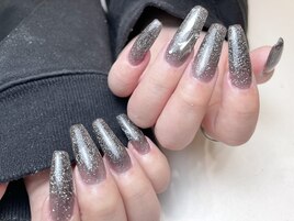 黒系透け感ネイル