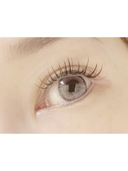 ナチュラル上品な目元にしたい