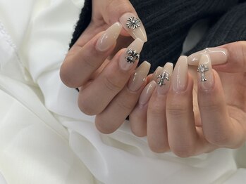 ラヴィッシュ(LAVISH)/クロムネイル