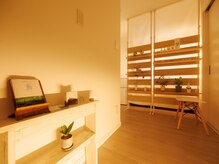 ソラ(SORA)の雰囲気(柔らかな陽射しが差し込む、くつろぎの空間。)