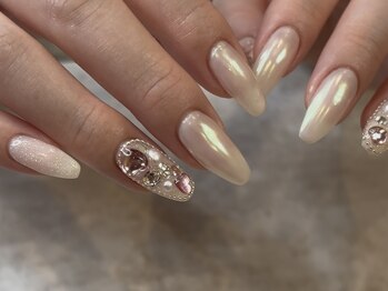 リッシュ(RICHE)/ホワイトオーロラネイル