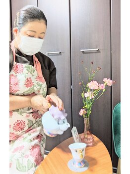 ブレッシングス(BLESSINGS)/温かく香ばしい黒豆茶をどうぞ♪