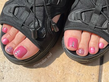 ピンクフットネイル