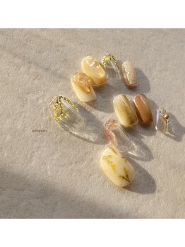 シルニー リム(Silny rim)/ニュアンスアシンメトリーネイル