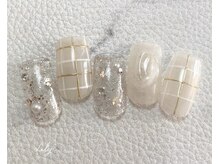 リリー(Lily)/ホワイトネイル
