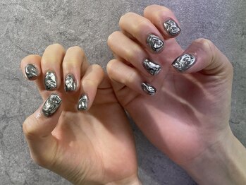 イビズ 新宿店(eviz)/ぷっくりネイル