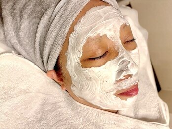 アンドエピ 溝の口店(&Epi)の写真/鏡を見るのが楽しくなる素肌へ！熟練の毛穴洗浄技術で、ザラつきや黒ずみを解消し、滑らかな陶器肌を実現。